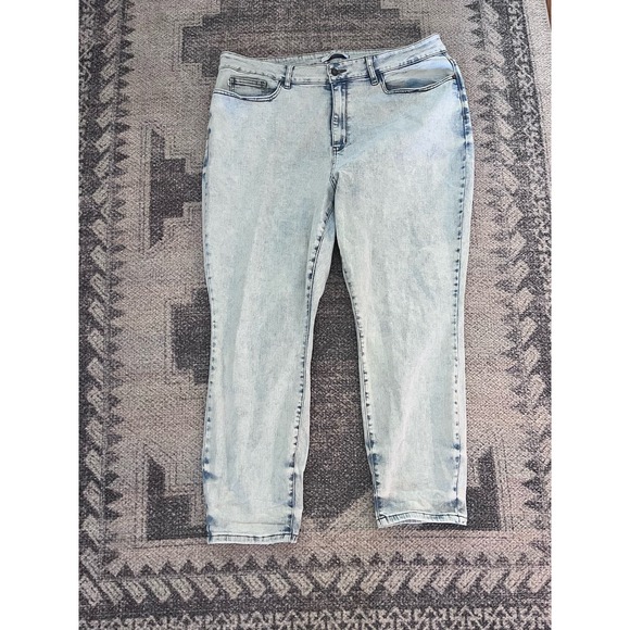 Judy Blue High Rise Acid Washed Slim Fit - Picture 2 of 4